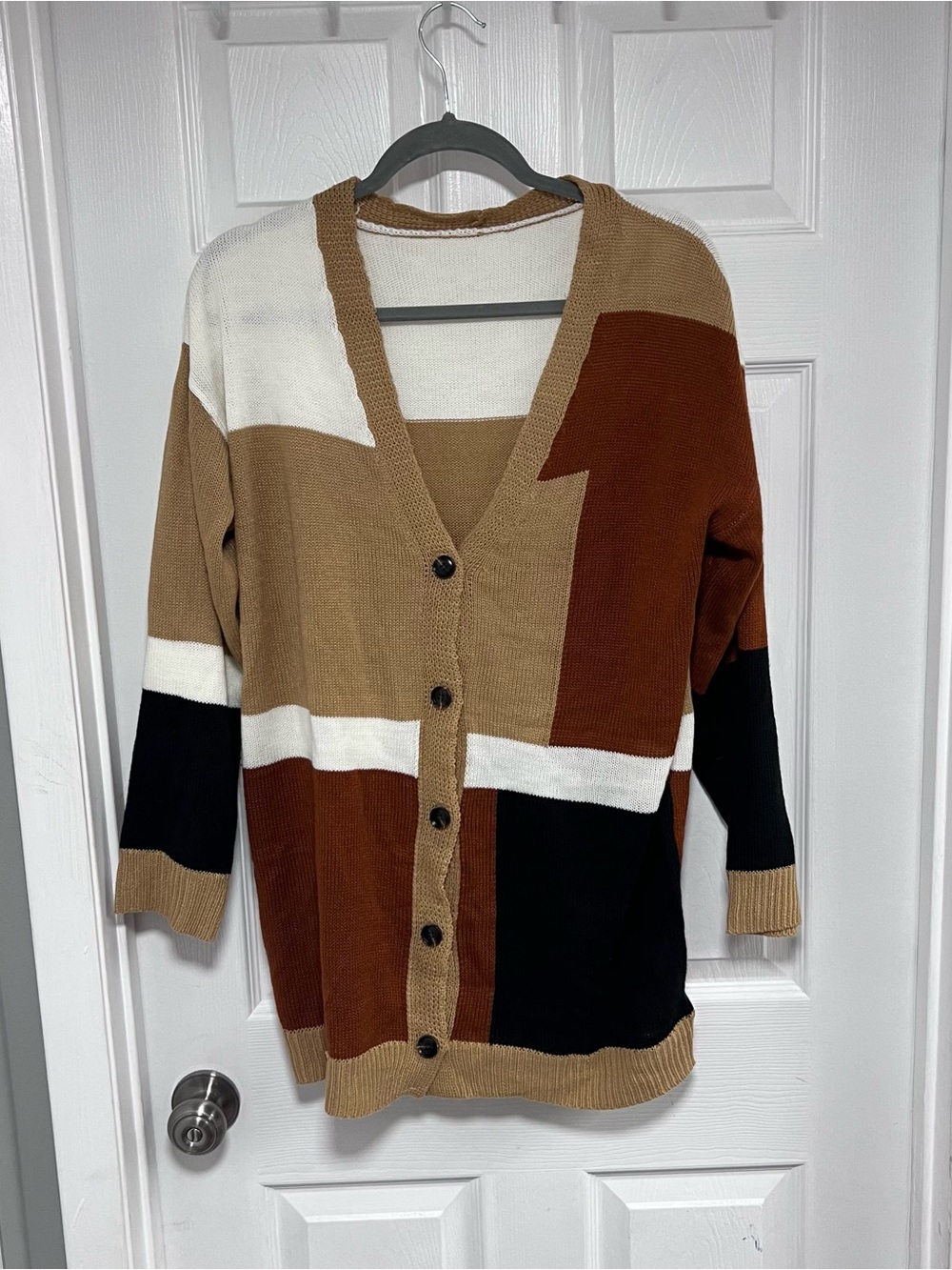Colorblock V-Neck Cardigan Sweater in Tan, Rust & Black Size S